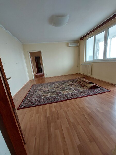 Teiul Doamnei x Colentina aproape de sectia 7 politie